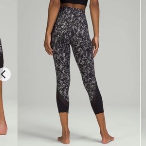 Lululemon Wunder Under Scalloped Crop 23" * in Blossom Overlay Starlight Multi